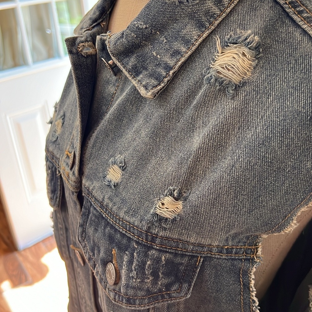 Veveret long distressed denim vest duster - Picture 6 of 12